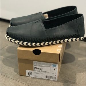 TOMS - Classic Black Leather Rope Sole SZ 7